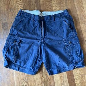American Eagle classic cargo shorts - size 38